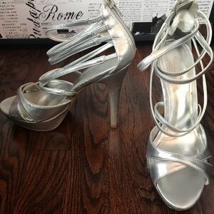 Aldo Size 7 Silver Platform Zip-Back Sandal Heels
